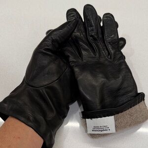 Cashmere lined leather gloves